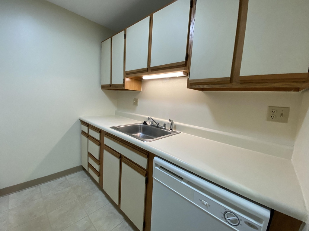 167 Eastern - Photo 19