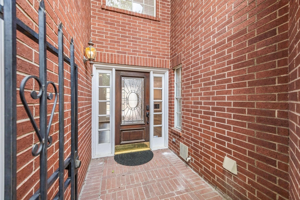 1723 Gingerleaf Lane - Photo 2