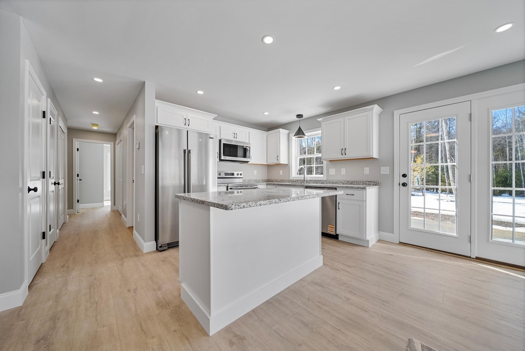 136 S Main - Photo 0