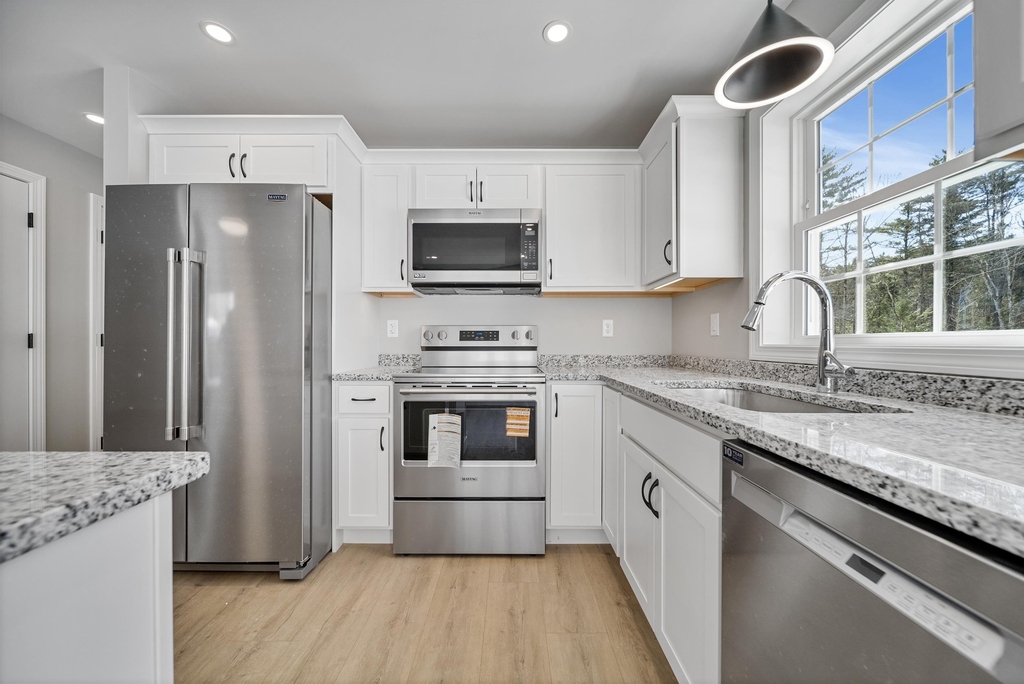136 S Main - Photo 3