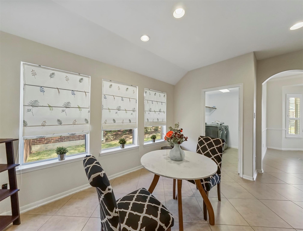 8214 Garrison Point Drive - Photo 5