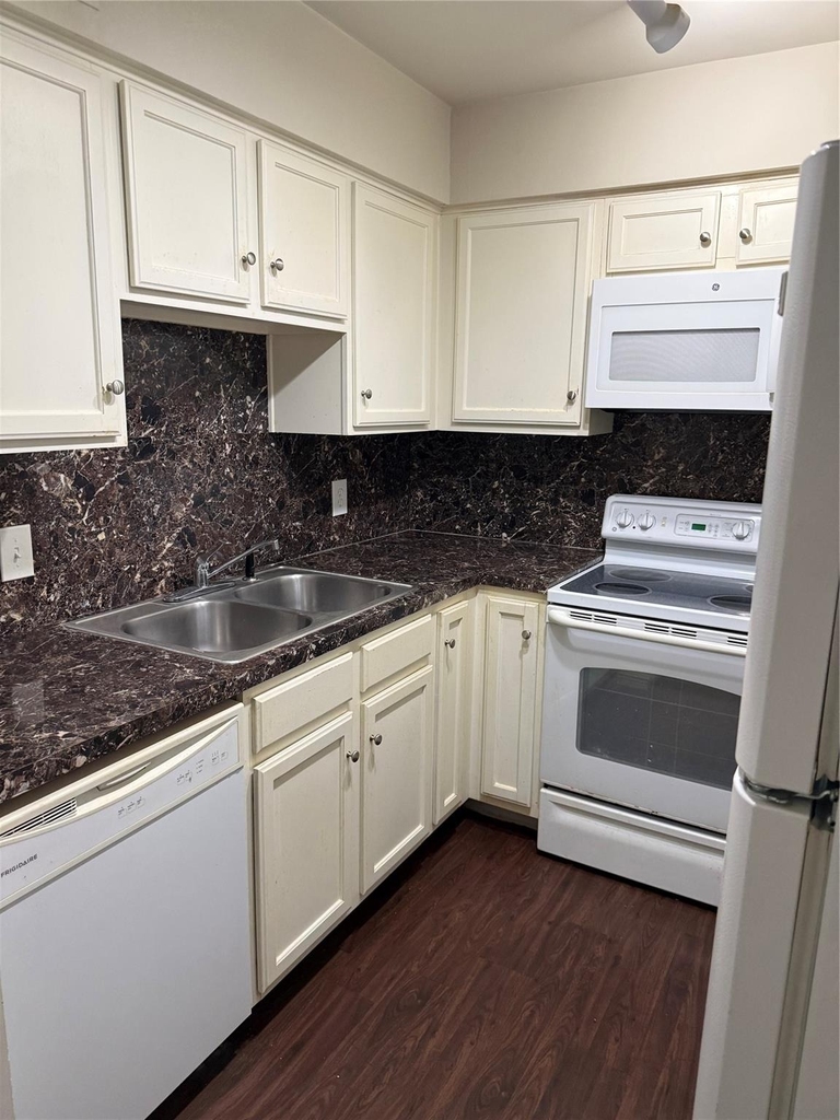 17202 Imperial Valley Drive - Photo 6