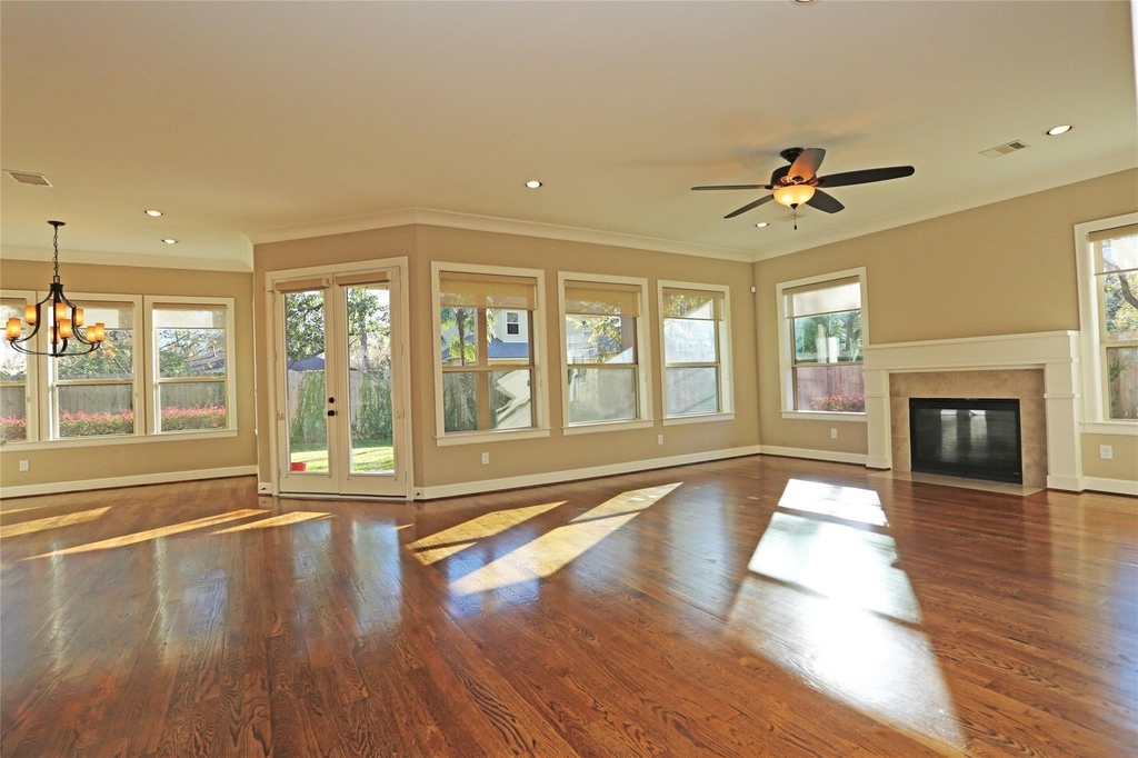 1611 Wakefield Drive - Photo 2