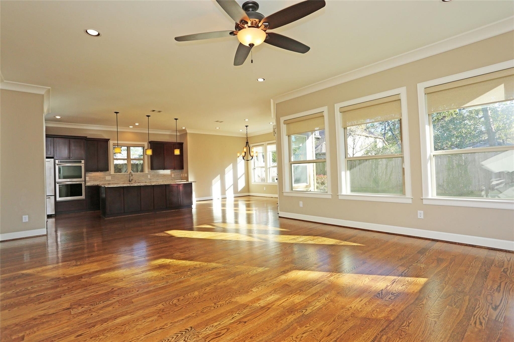 1611 Wakefield Drive - Photo 3