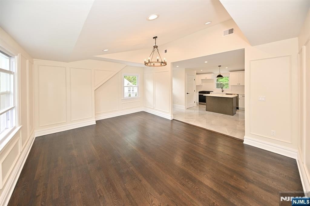 190 Madison - Photo 2