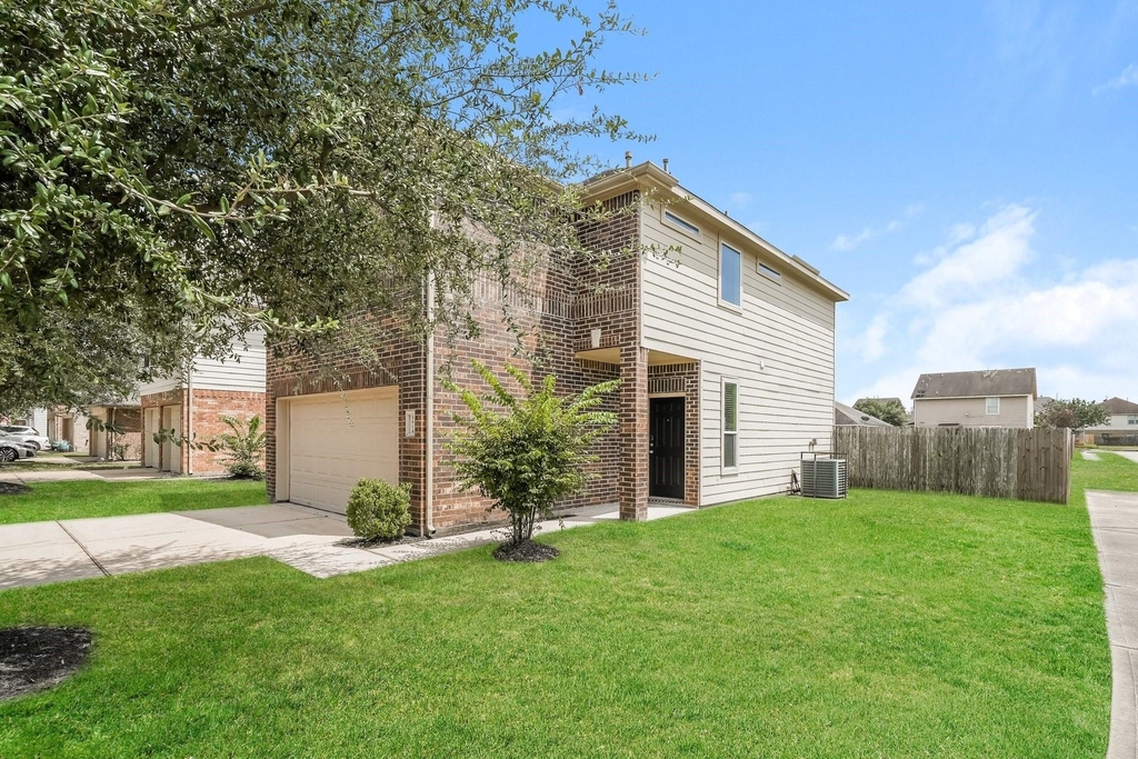 5814 Northern Oak Street - Photo 1