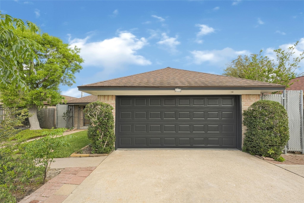 9208 Carousel Lane - Photo 1