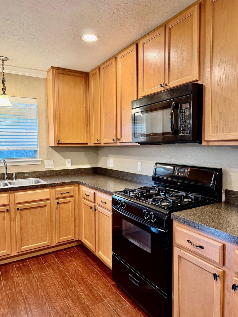 16010 Limestone Lake Drive - Photo 9