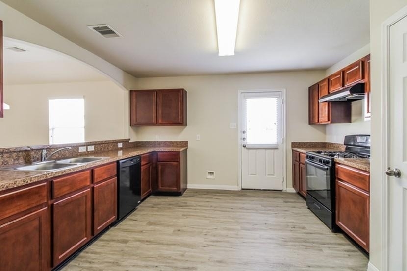 6301 Hogue Street - Photo 1