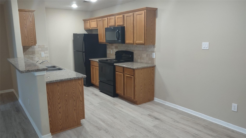 16800 Crestmont - Photo 6