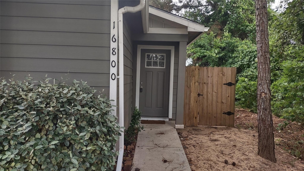 16800 Crestmont - Photo 2