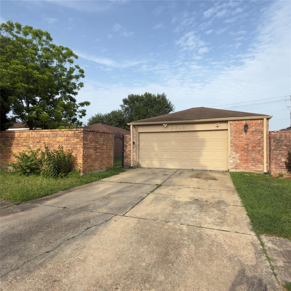 8719 Beau Monde Drive - Photo 1
