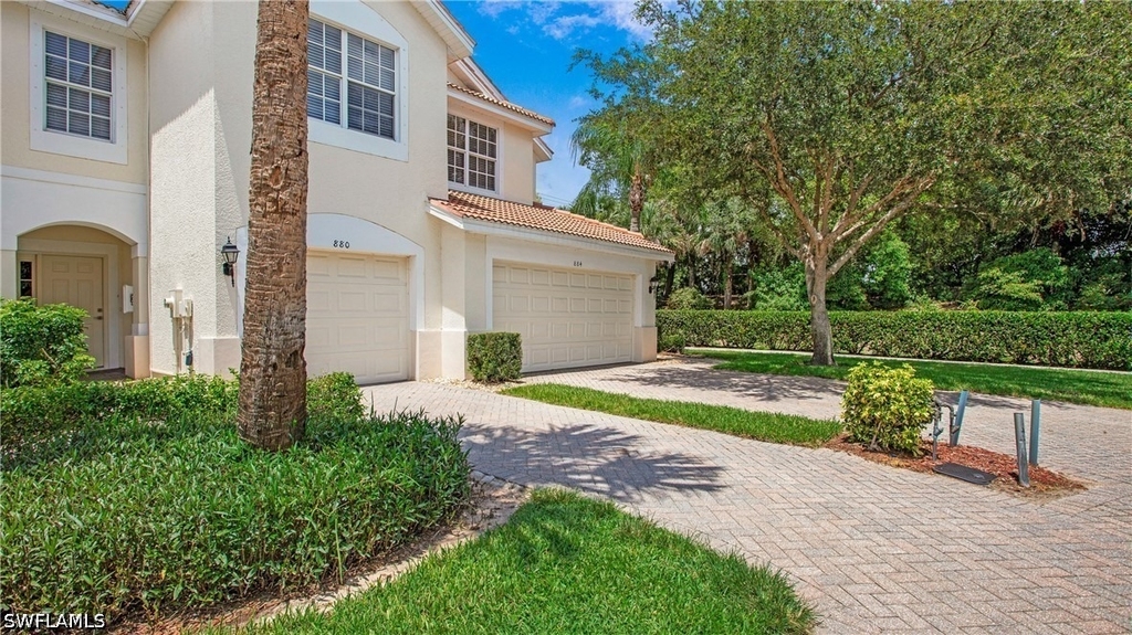880 Hampton Circle - Photo 32