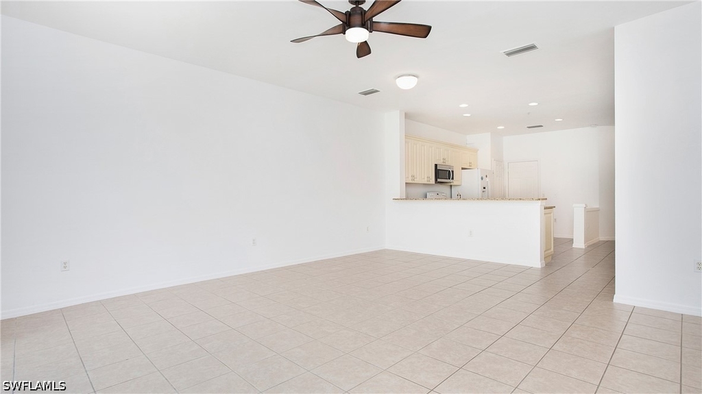 880 Hampton Circle - Photo 10