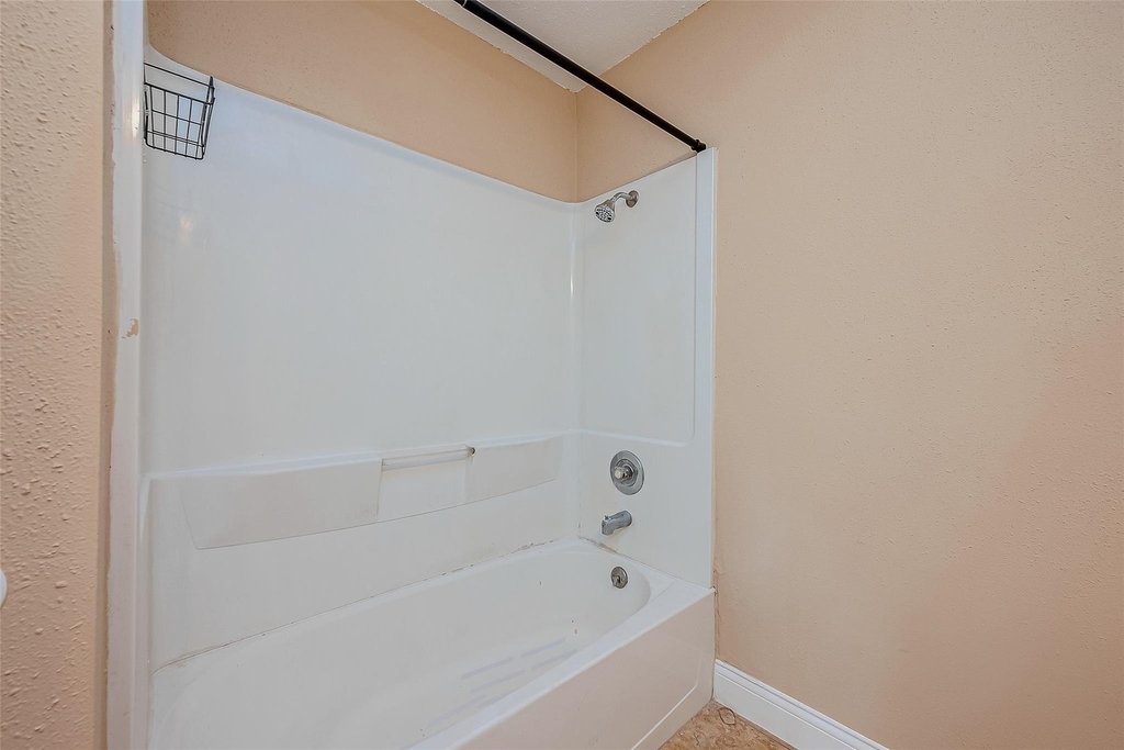 5023 Whispering Falls Drive - Photo 32