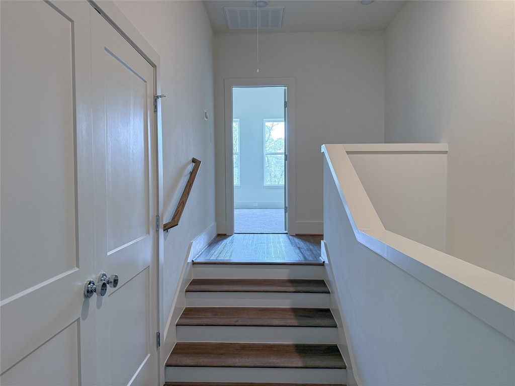 879 Rachel Street - Photo 11