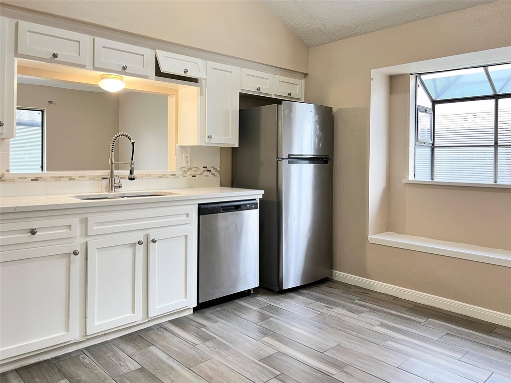 21414 Park Run Drive - Photo 11