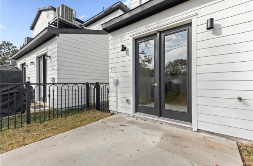 3249 Real St, Unit A - Photo 18
