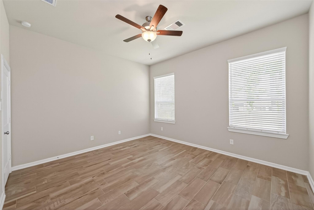 516 Shine Court - Photo 25