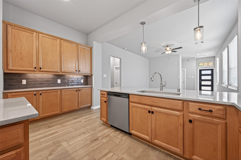 516 Shine Court - Photo 19