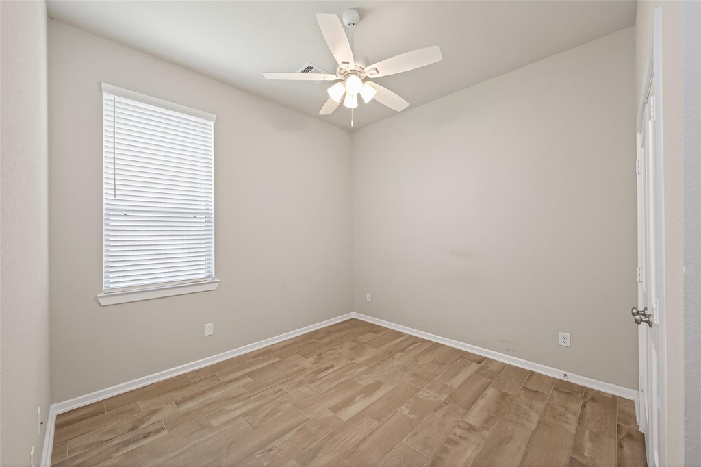 516 Shine Court - Photo 23