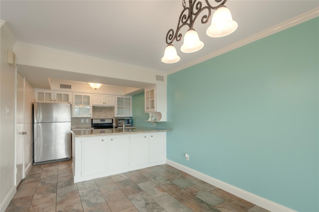 208 Waters Edge - Photo 8