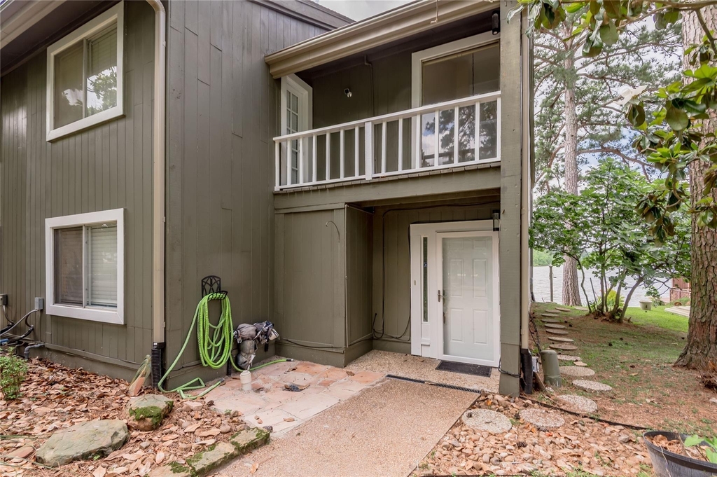 208 Waters Edge - Photo 2