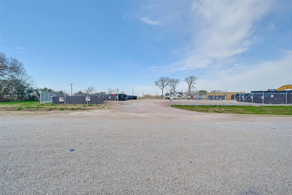 9655 Kerr Road - Photo 11