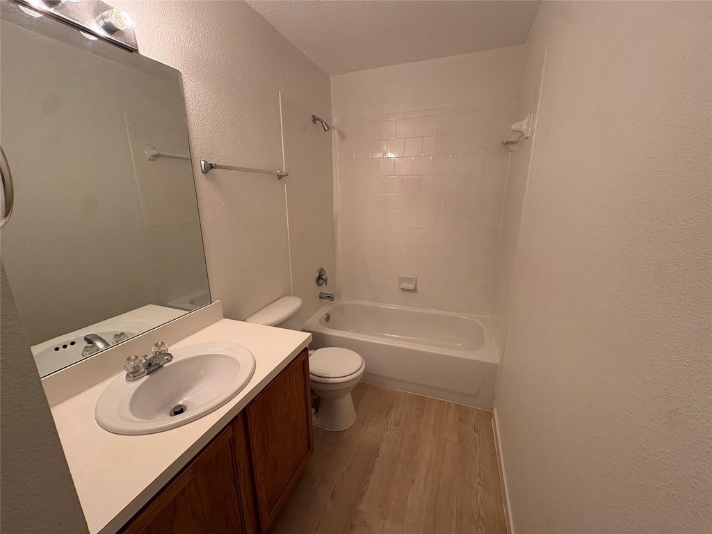 17511 Hoover Gardens Drive - Photo 9