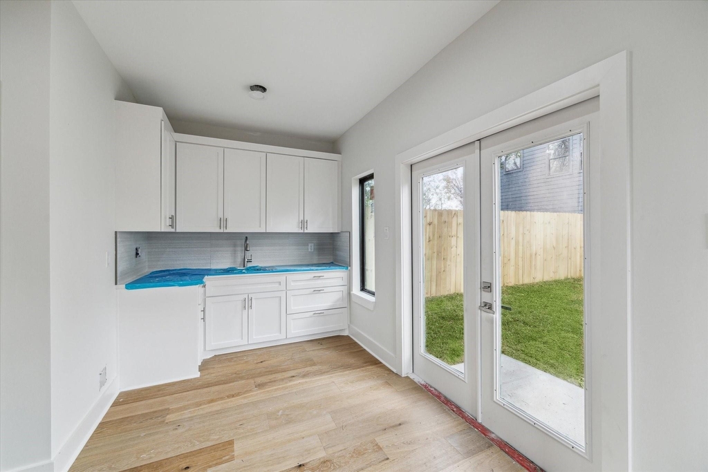 2209 Stevens St - Photo 3