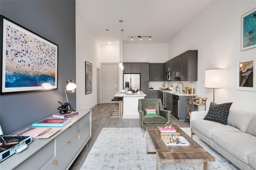 160 Birdsall Street - Photo 0
