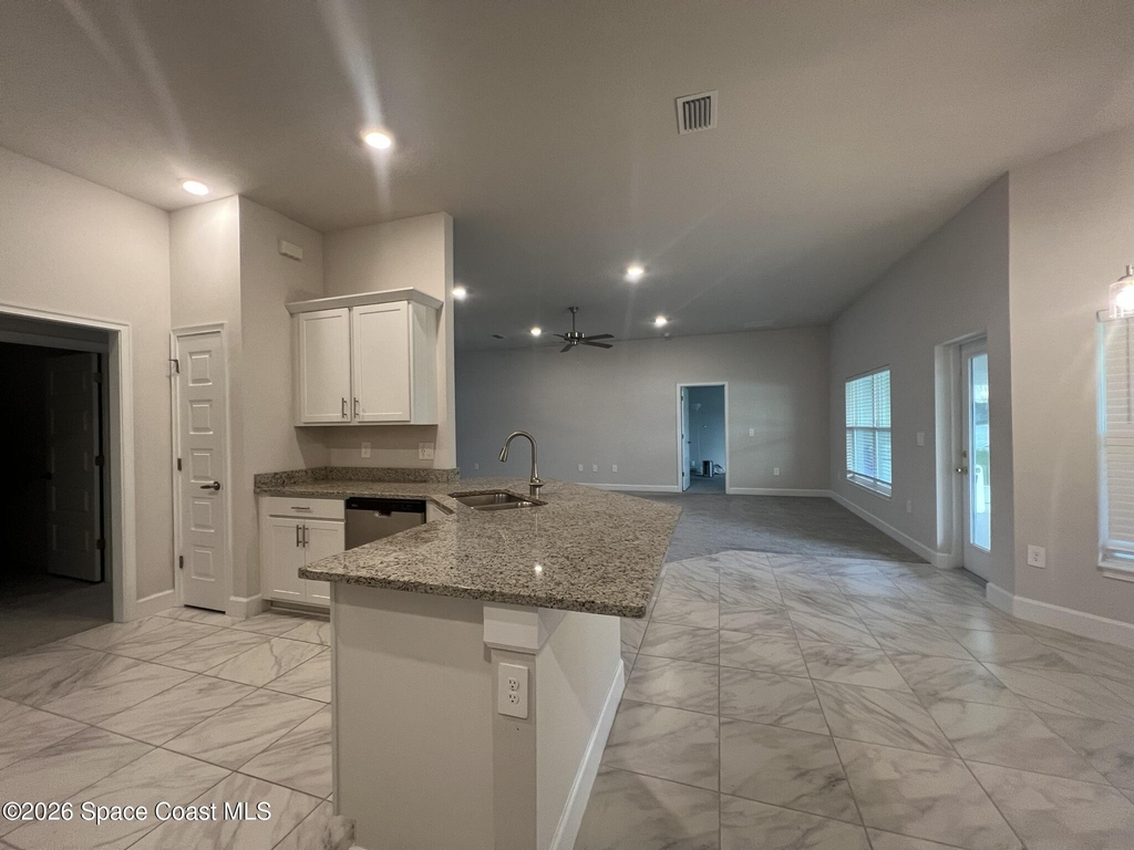 8729 Waterstone Boulevard - Photo 2