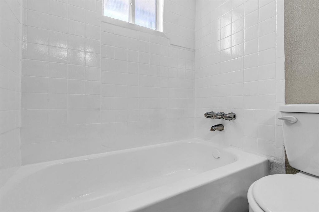 1423 Hawthorne - Photo 10