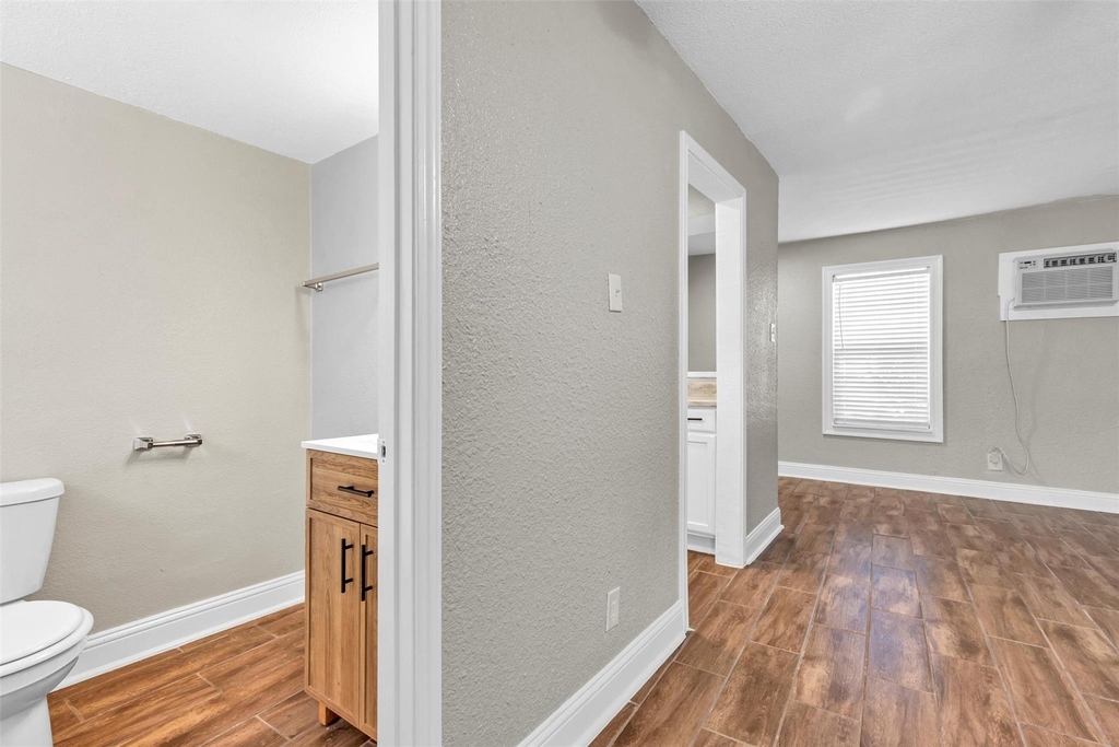 1423 Hawthorne - Photo 8
