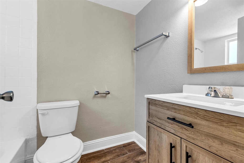 1423 Hawthorne - Photo 9