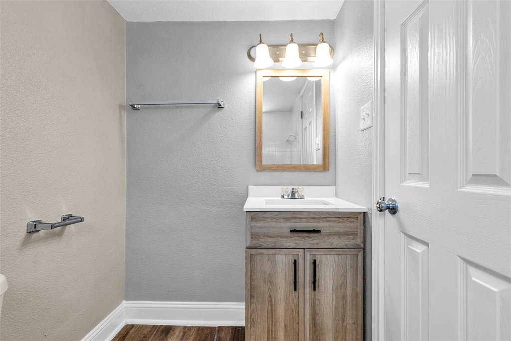 1423 Hawthorne - Photo 11