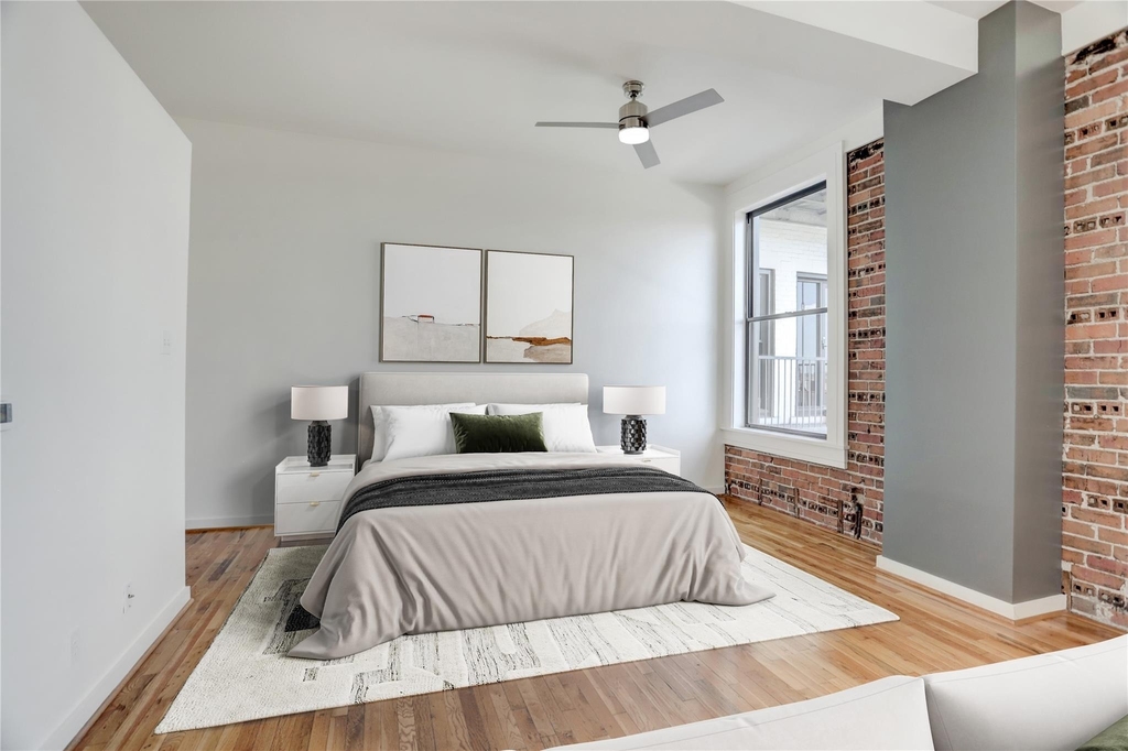 915 Franklin Street - Photo 2