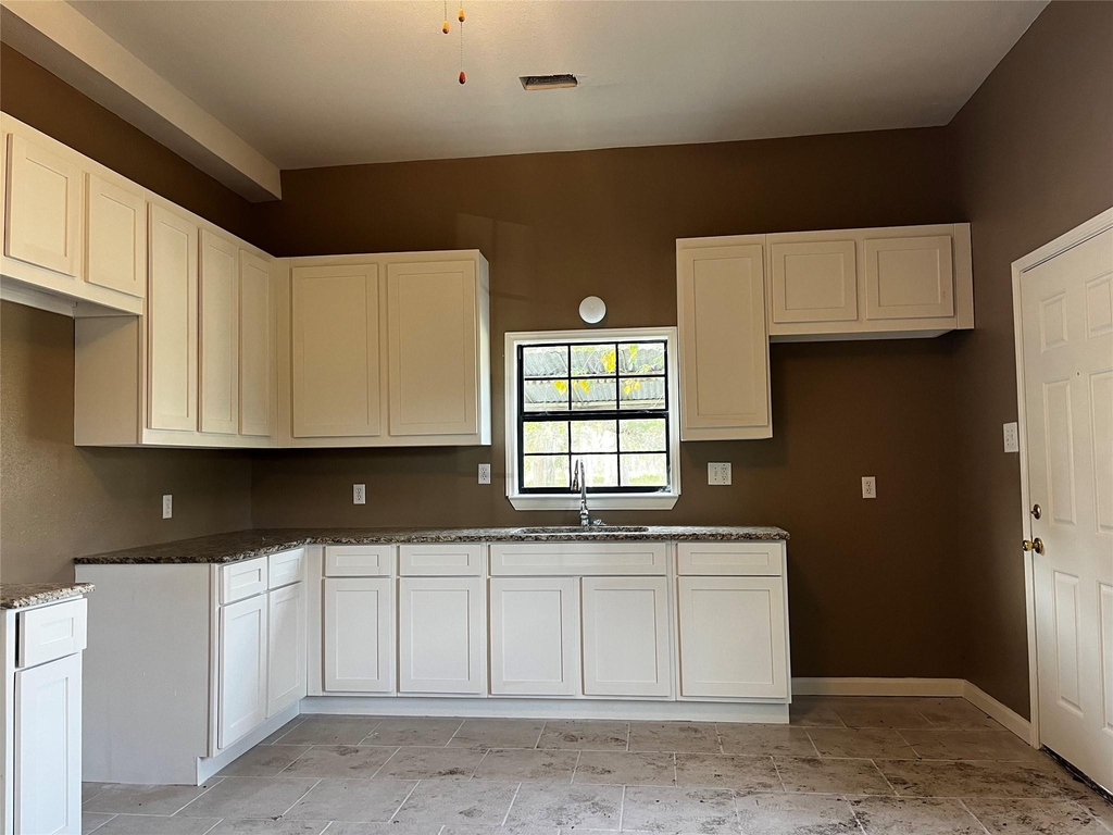 141 County Road 725 - Photo 4