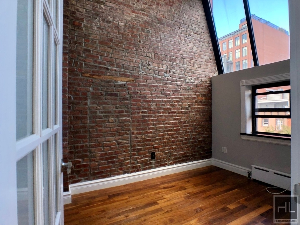 West 14th Street - Photo 4