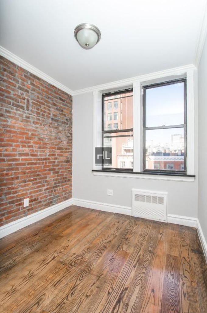 West 14th Street - Photo 2
