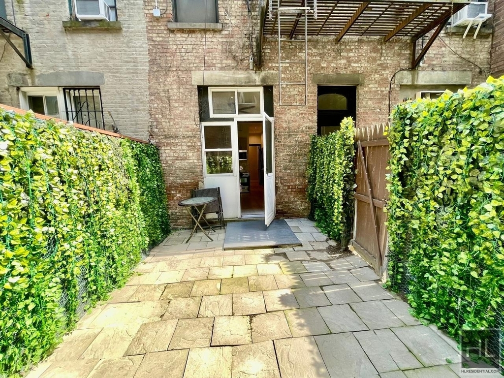Leroy Street - Photo 9