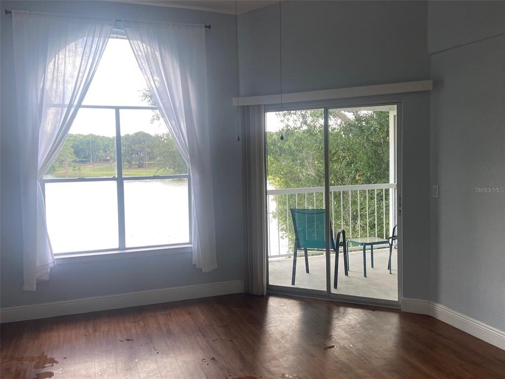 2612 Grassy Point Drive - Photo 3