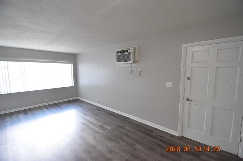 302 Danube Avenue - Photo 1