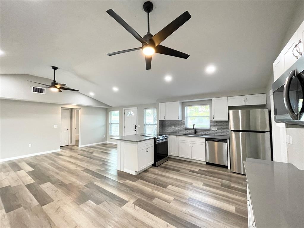 11241 Yewtree Avenue - Photo 5