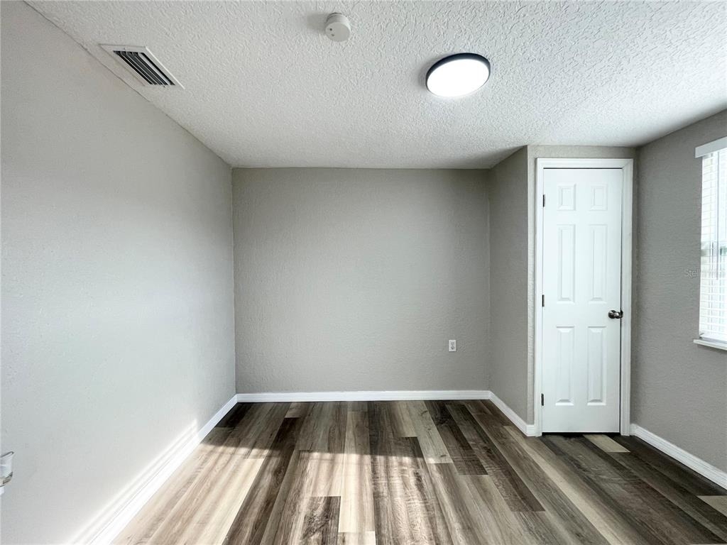 11241 Yewtree Avenue - Photo 27