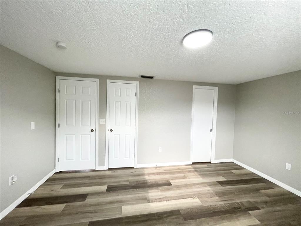 11241 Yewtree Avenue - Photo 11