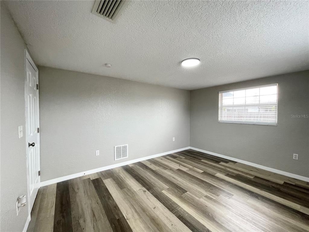 11241 Yewtree Avenue - Photo 21