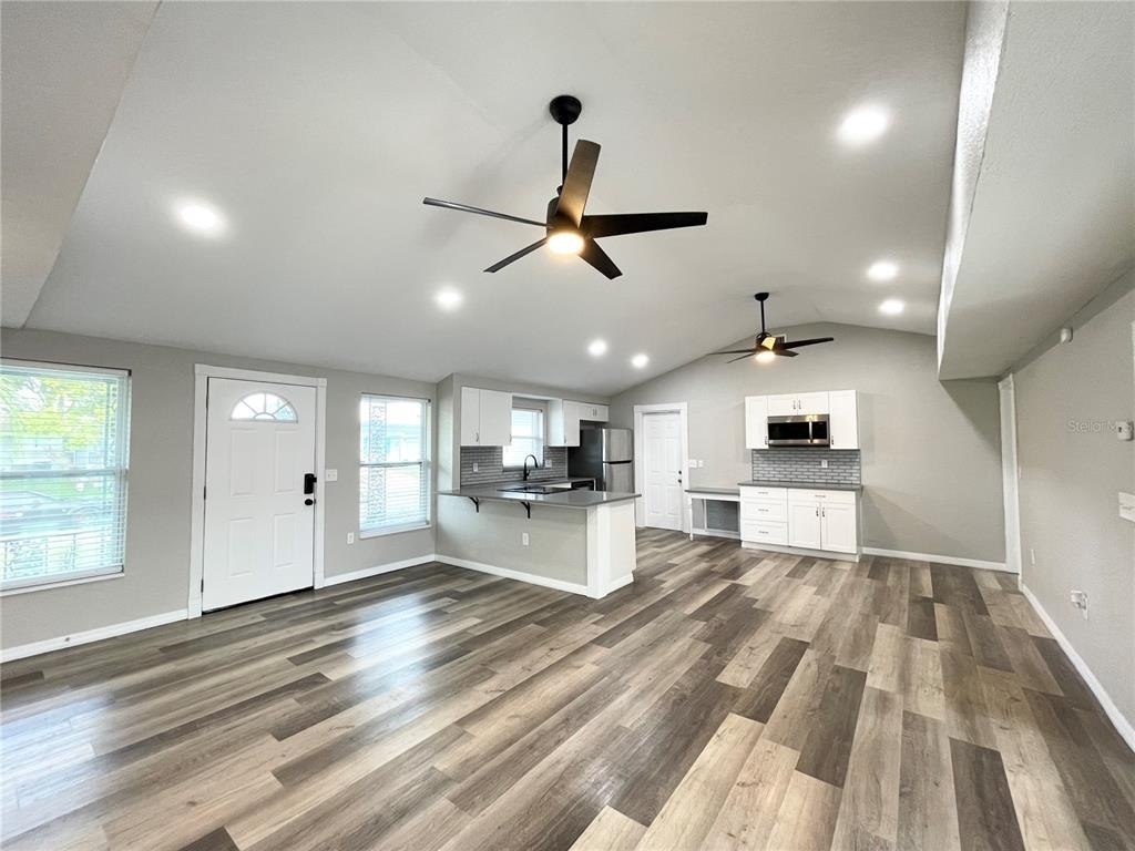 11241 Yewtree Avenue - Photo 4