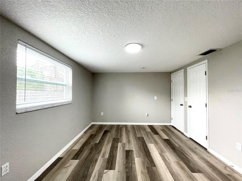 11241 Yewtree Avenue - Photo 9