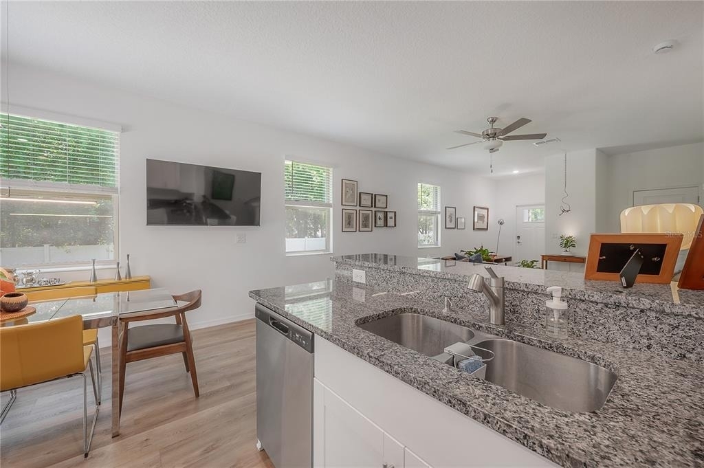 5223 Forum Boulevard - Photo 9